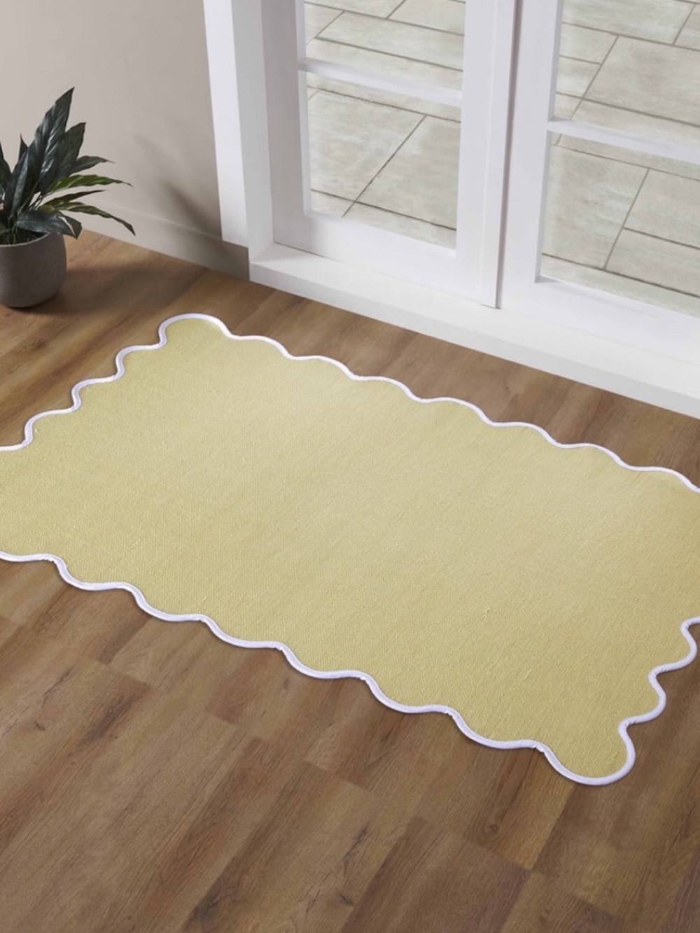 My Texas House Yellow Scallop Indoor/Outdoor Layering Rug XL